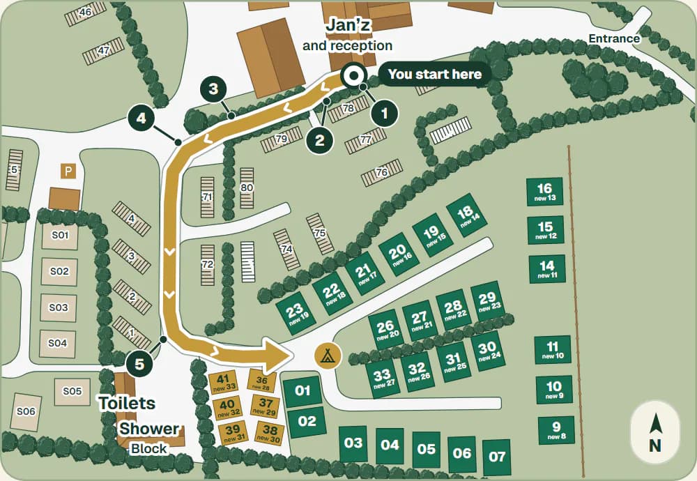 The park map with the way from Jan’z to the camping field drawn in gold: 1, check in at Jan’z; 2, up the lane by Jan’z; 3, straight up the lane; 4, turn left at the blue sign; 5, the second left, by the toilets and showers, then the camping field.